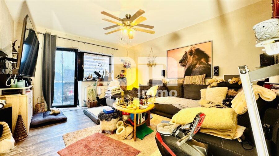 Schönes 1 bis 2 Familienwohnhaus mit großem Garten, Terrasse, Doppelgarage und Herkulesblick - OG / DG Wohn / Esszimmer / Zugang Balkon